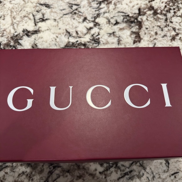 Gucci Marmont Leather Flat Sandals - Picture 11 of 11